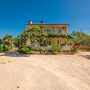 Valentino Vrh (Krk)